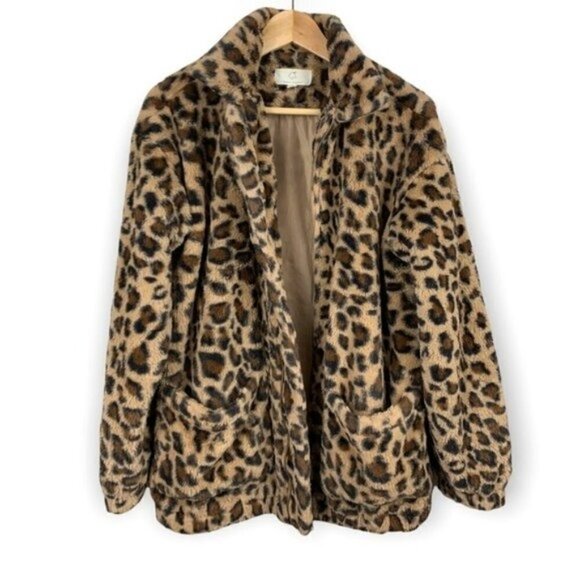 Cheetah Plush Bomber Zip-Up Jacket - Picture 4 of 9
